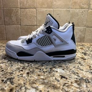 Air Jordan 4 Retro Military Black